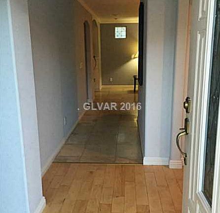 4th image of 9131 Hombard Ave