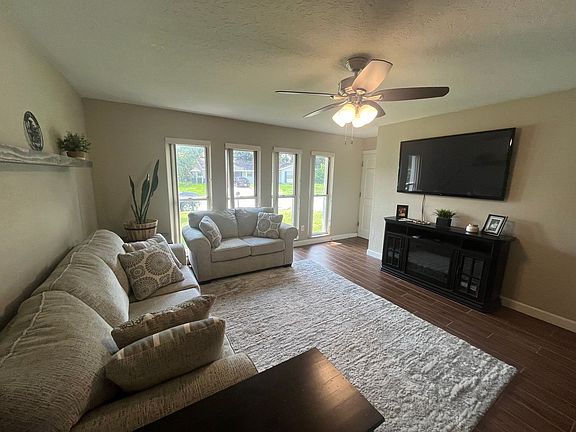 3rd image of 5119 Ferncrest Dr