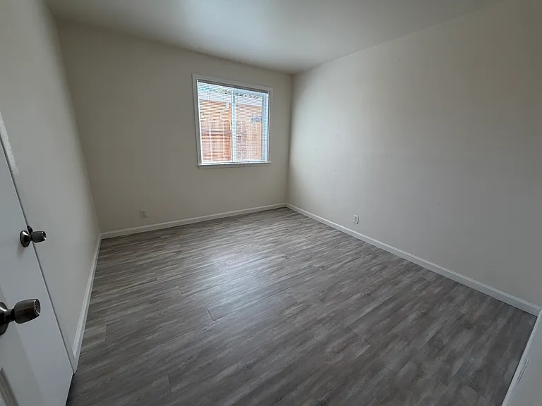 761 Greenwood Ave — Photo 6