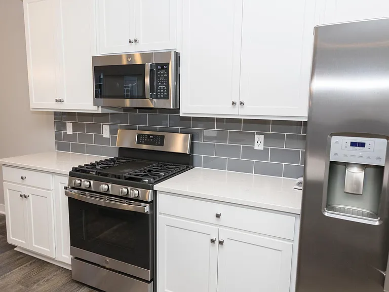 3825 Legacy Rd — Photo 2