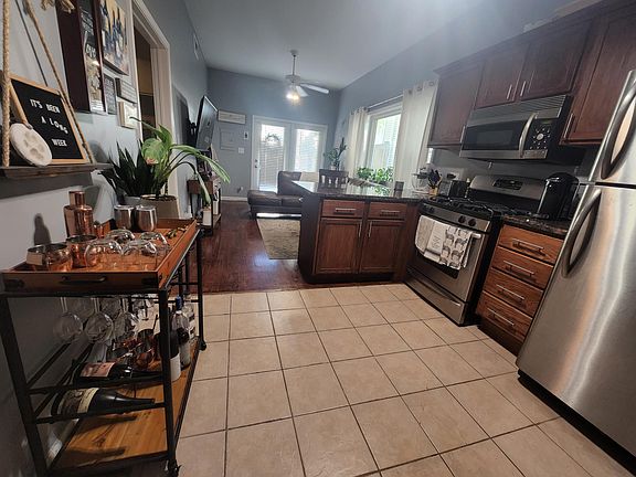 2nd image of 2655 N Southport Ave #1R