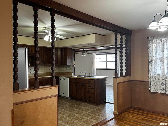 5th image of 606 Hall Dr