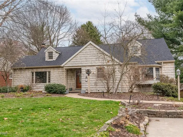 5929 Island Dr NW, Canton, OH 44718