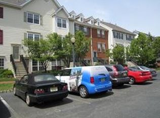 106 Cottonwood St, Jersey City, NJ 07305