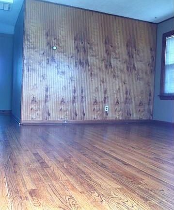 5th image of 25039 Dale St