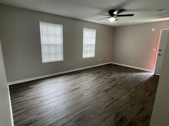2nd image of 3052A Gordon St W