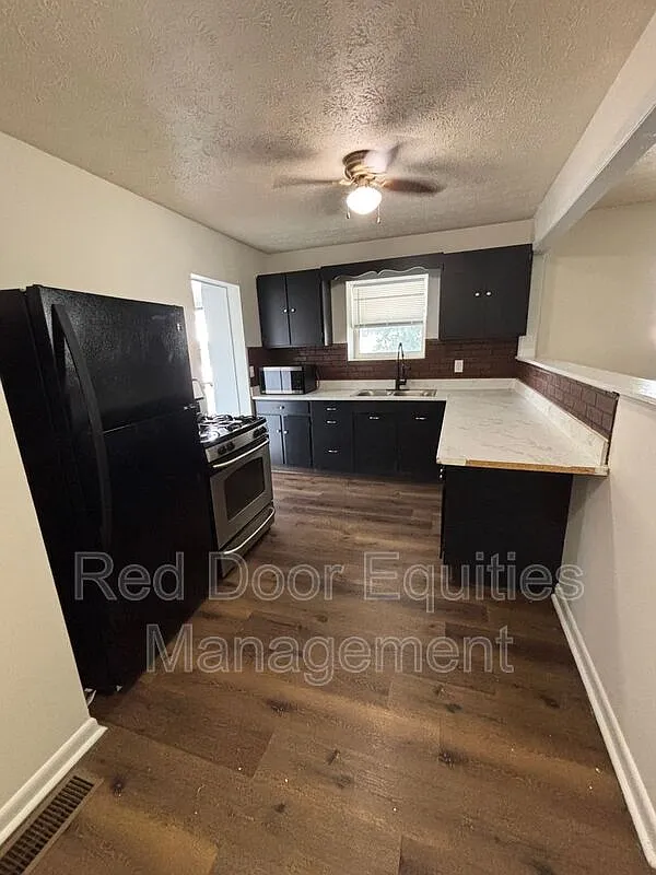 1 bed, 1.0 bath, $1,050 — Photo 1