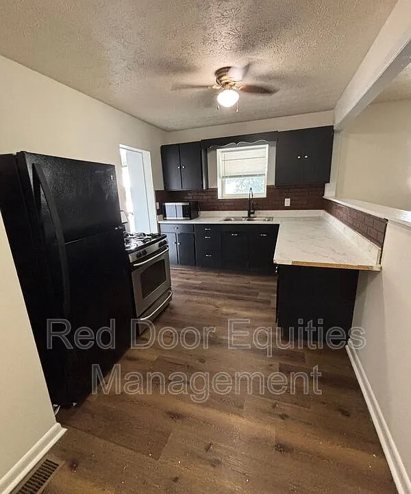 1401 W Mulberry St #4