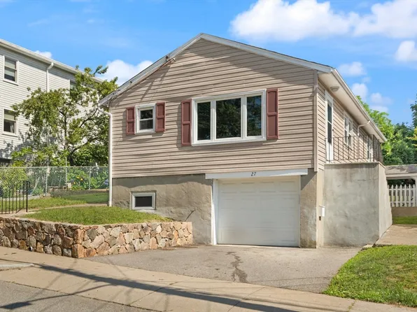 27 Goff St, Hyde Park, MA 02136