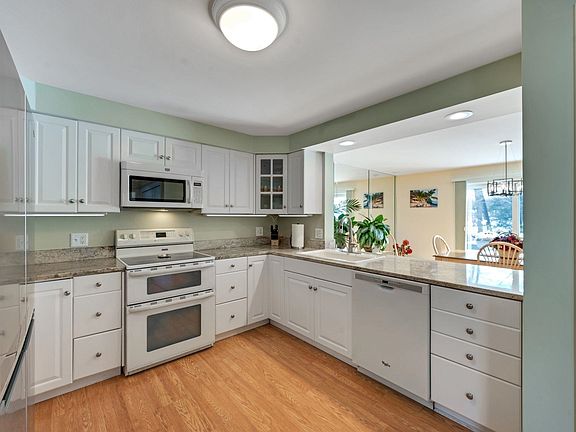 3rd image of 58 Walden Pond Drive