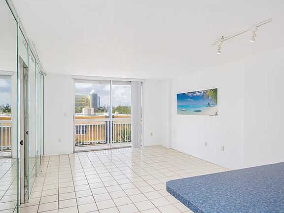 5th image of 401 Ocean Dr APT 504