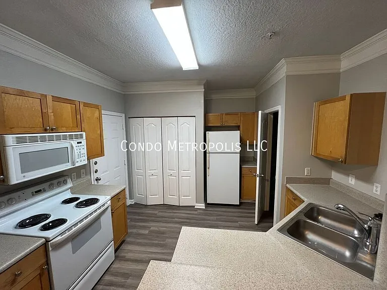8813 Villa View Cir #108 — Photo 7