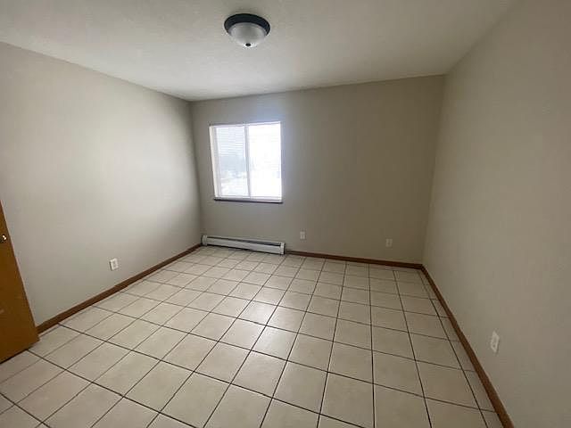 1st image of 380 Oxford Ct APT 3