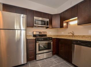 27 N Maple St #13, Addison, IL 60101