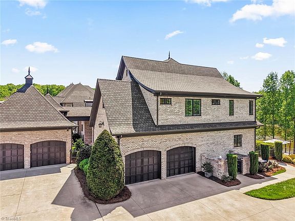 5th image of 1361 Pheasant Ln
