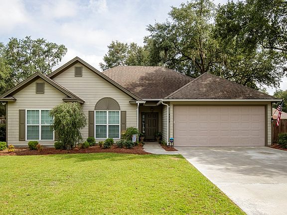 2nd image of 4464 Country Oak Dr