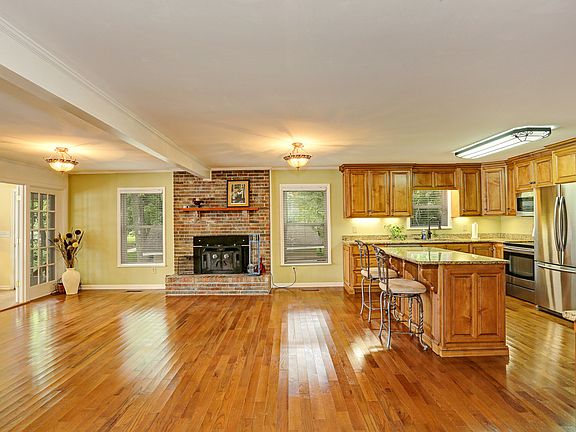 3rd image of 414 Elk River Shores Dr