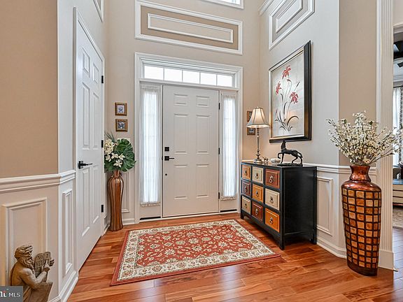 4th image of 113 Keller Way