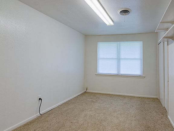 4th image of 930 N Janice Ave