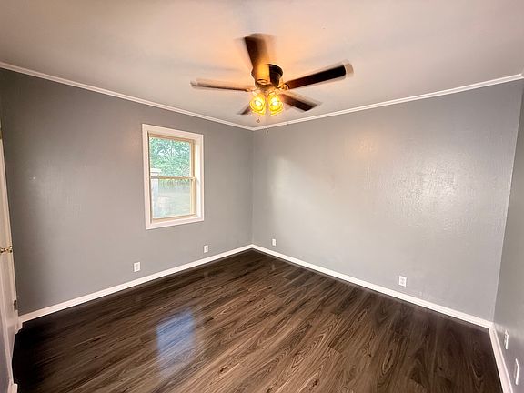 5th image of 506 W Main St