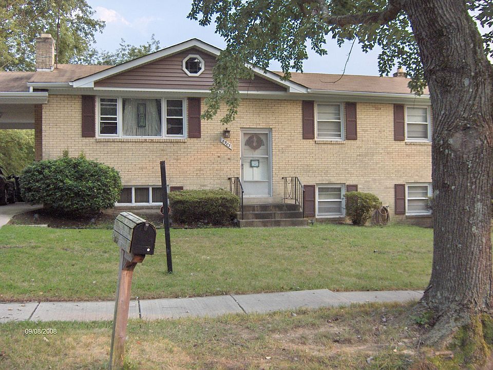 ALL BRICK SPLIT FOYER