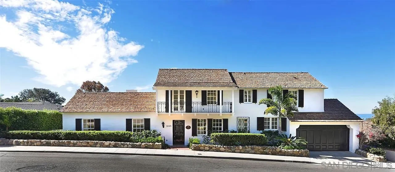 4 bed, 4.5 bath, 4181 sqft, $16,000 — Photo 1
