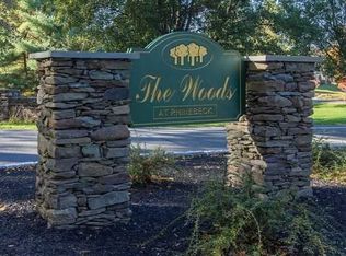 7 Pond Dr E, Rhinebeck, NY 12572
