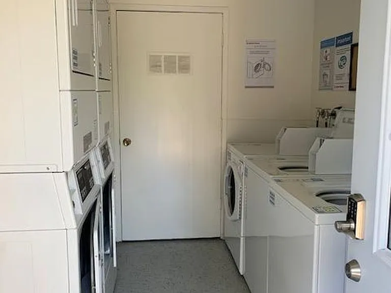 Hacienda Apartments — Photo 8