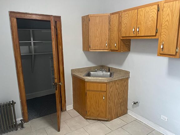 3rd image of 7548 S Blackstone Ave #2