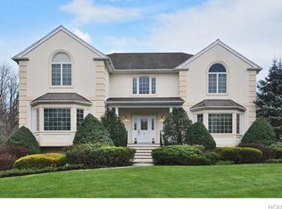 1 Fairway Dr, Pleasantville, NY 10570