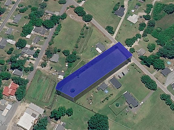 3rd image of 407 Lucas Road