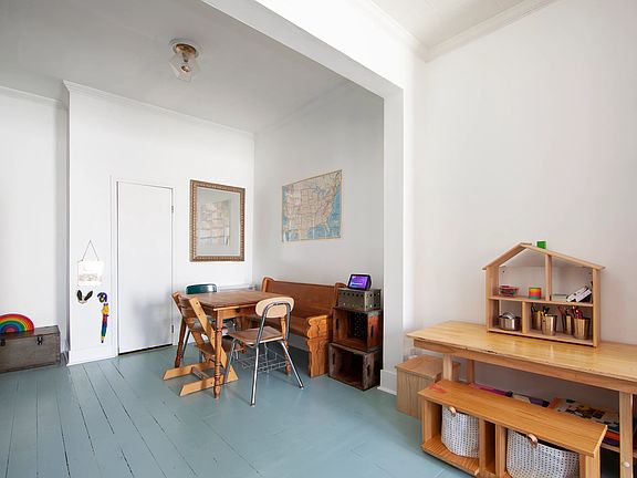 3rd image of 259 Nassau Ave
