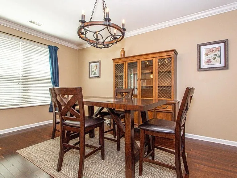 10714 Prince Albert Way — Photo 6