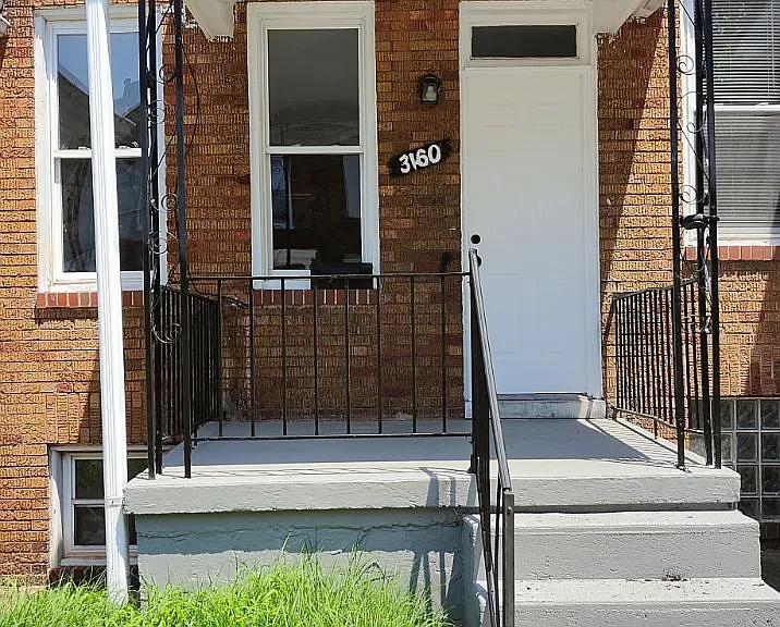 3160 Ravenwood Ave — Photo 2