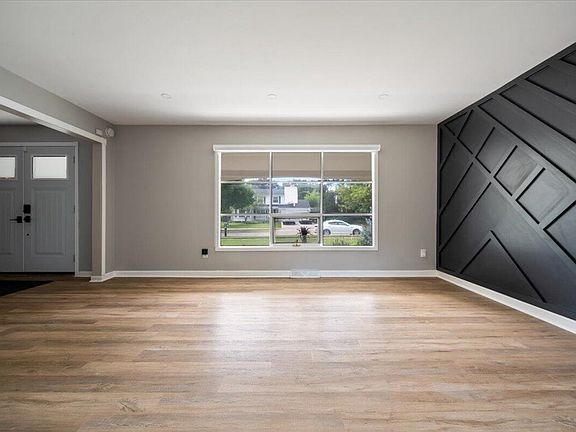 5th image of 30130 Woodgate Dr