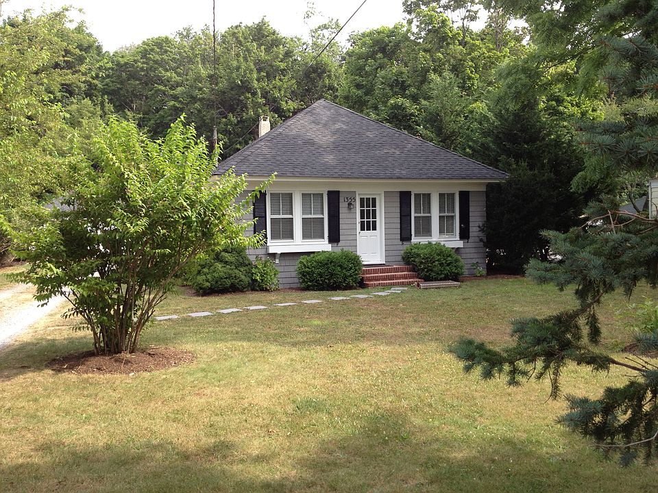 1st image of 1355 New Suffolk Ave