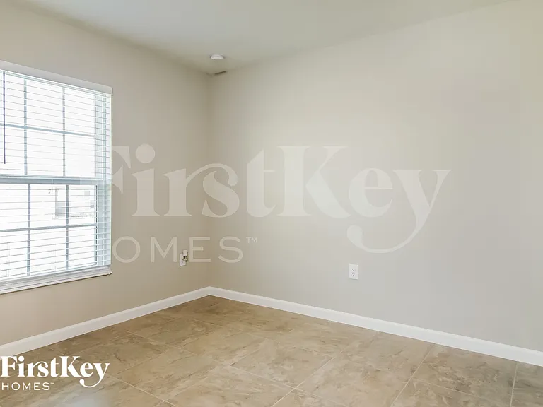 646 Lindbergh Way — Photo 14