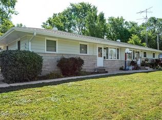 701 Edison Ave, Aurora, IL 60505