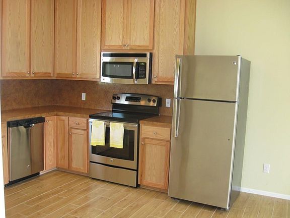 4th image of 206 S 12th St
