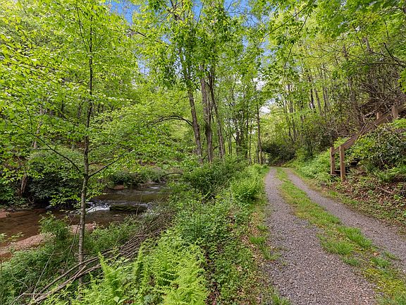 3rd image of 313/317 Little Reed Acres Ln