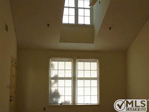 High Ceiling and Skylight in "Cardiff" unit