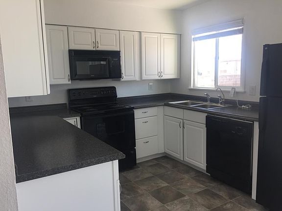 4th image of 4105 Hermosa Dr NE