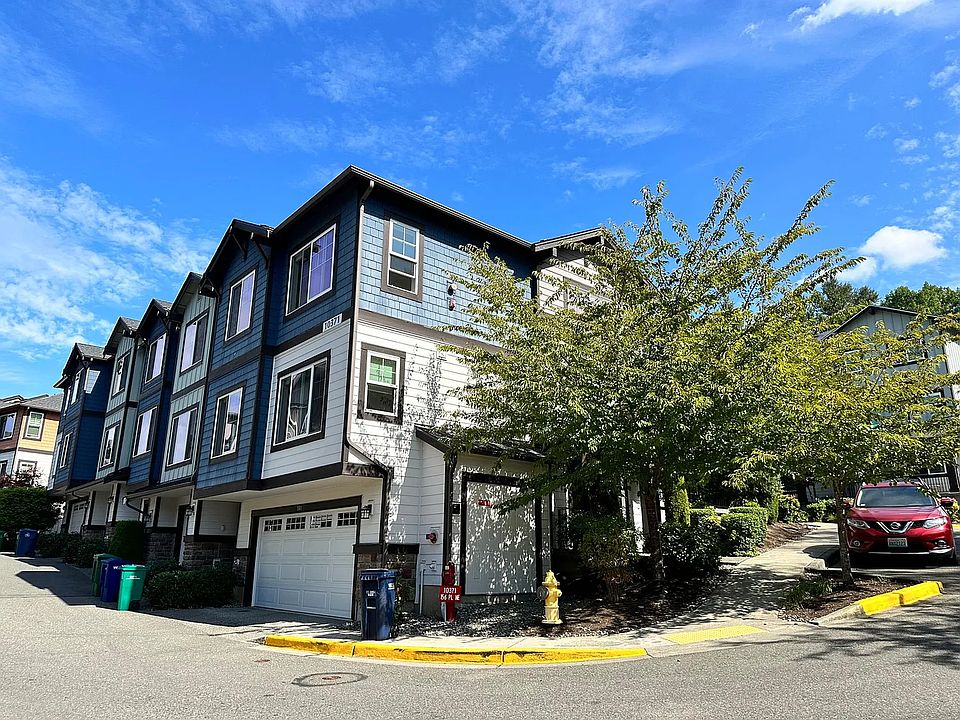 1st image of 10371 156th Pl NE APT 101