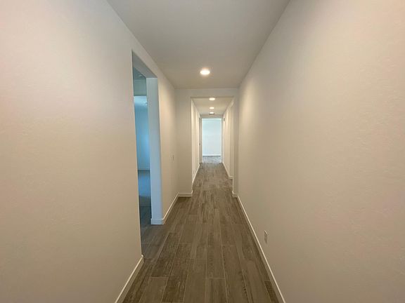 4th image of 1313 E Irwin Ave