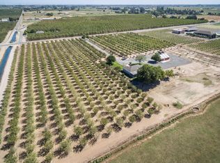 14389 Steinegal Rd, Oakdale, CA 95361