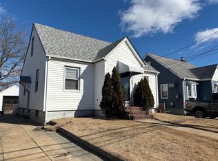 1042 Wool Ave, Franklin Square, NY 11010