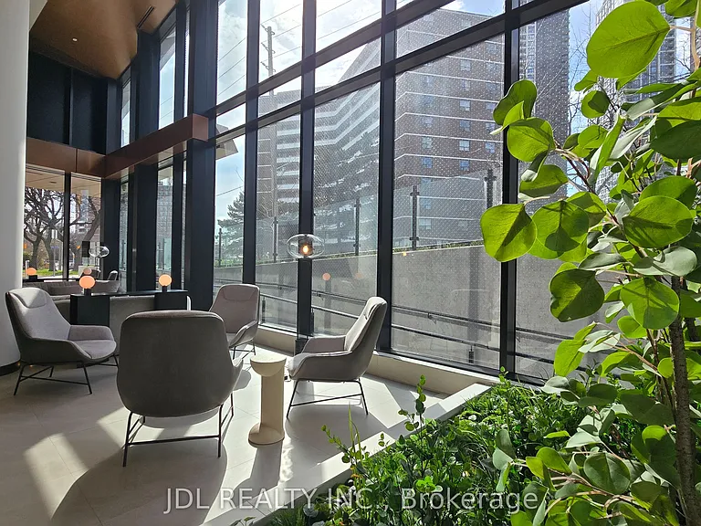 60 Central Park Dr #807 — Photo 6