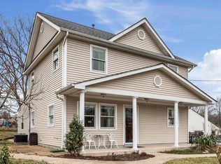 202 Lambert Dr, Manassas Park, VA 20111