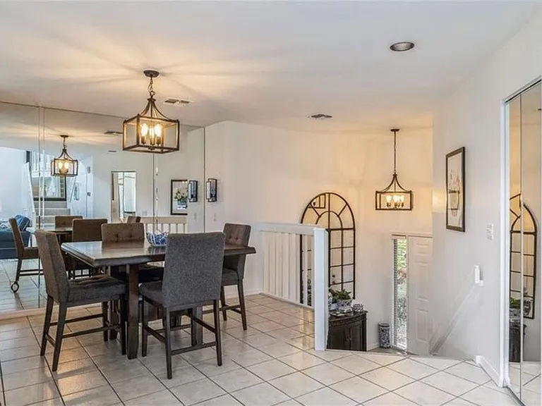 27121 Oakwood Lake Dr — Photo 4