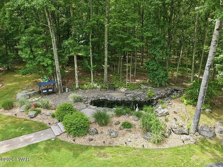 1075 Acacia Dr — Photo 6